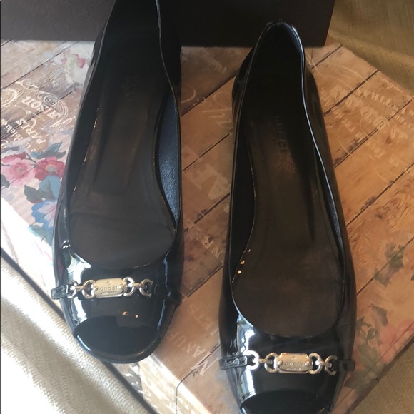 Gucci Vernice Crystal Ballet Flats - Picture 3 of 8